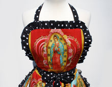 Load image into Gallery viewer, Apron on mannequin, close up 
